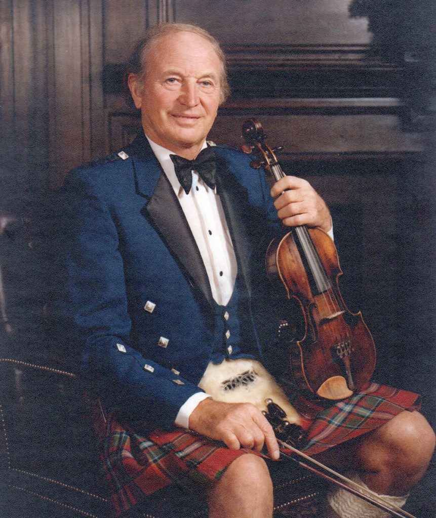 Ian Powrie was one of Scottish country dance music’s best-loved figures, with a band sound and fiddle style that were instantly recognisable as his own.